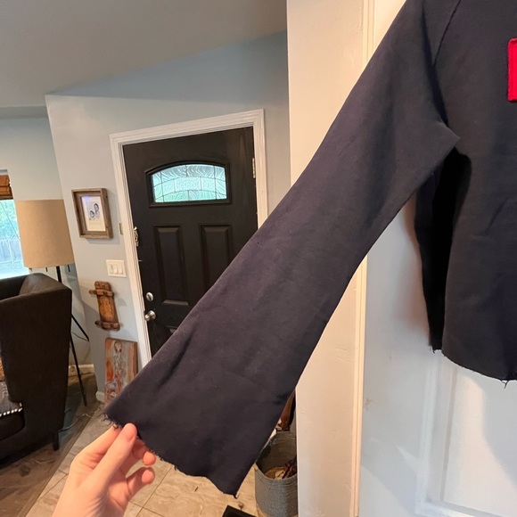 VINTAGE ~Tommy Hilfiger~ Navy Hoodie with Red T Patch - Picture 3 of 9